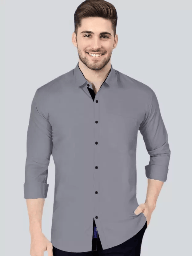 Men Regular Fit Solid Spread Collar Casual Shirt
